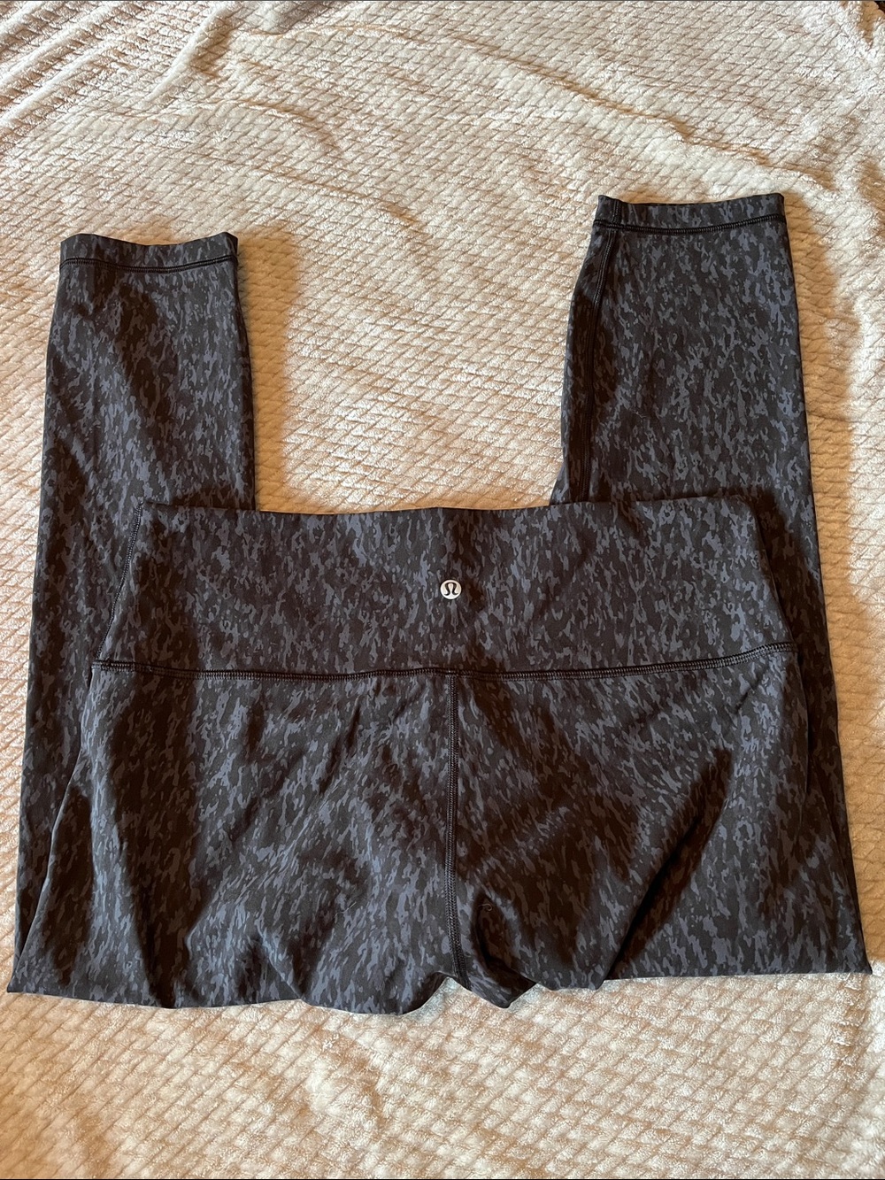 Lululemon Black Patterned Align-Style Capri Leggings
